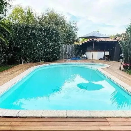 Elegante A De Buch Avec Piscine Privee